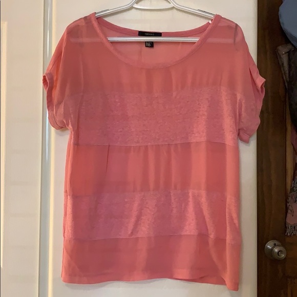 Women’s tee - Picture 1 of 5
